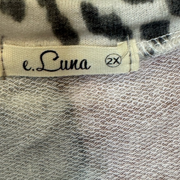 E Luna Black and Pink Patterned Long Sleeve Top sz 2X NWOT - Picture 3 of 4